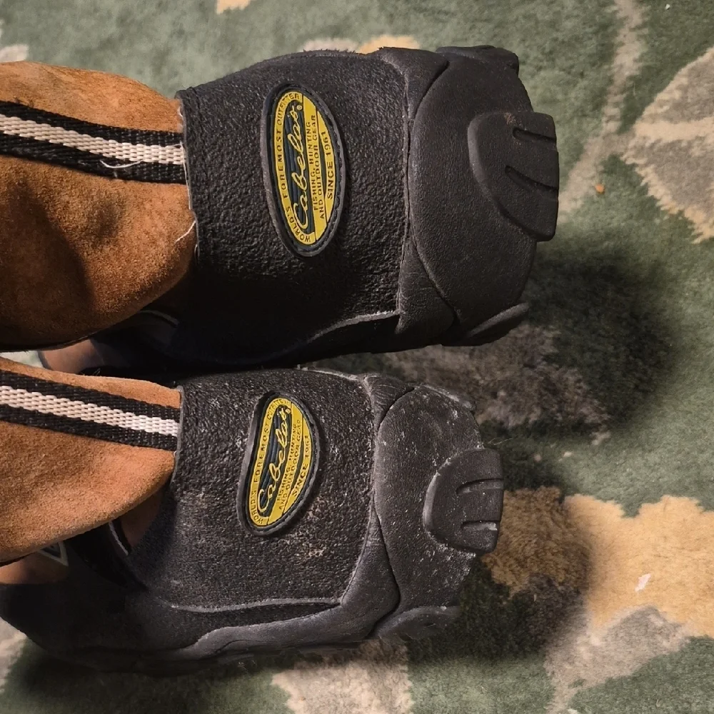 Cabela's Brown and Black Insulated Suede Winter Boots
